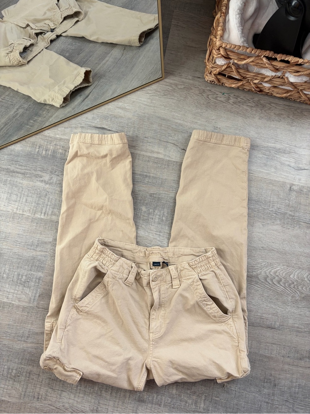 American Eagle Khaki Stretch Cargo Pants Elastic Waist 6